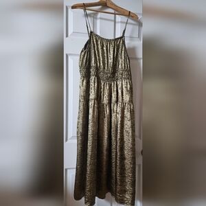 Elegant Gold Sleeveless Dress